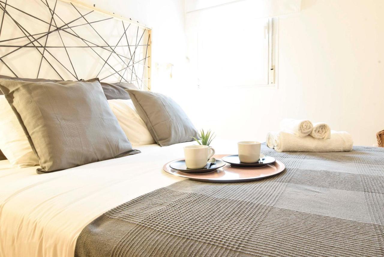 P&P Apartaments Carrera De Capuchinos Malaga Bagian luar foto