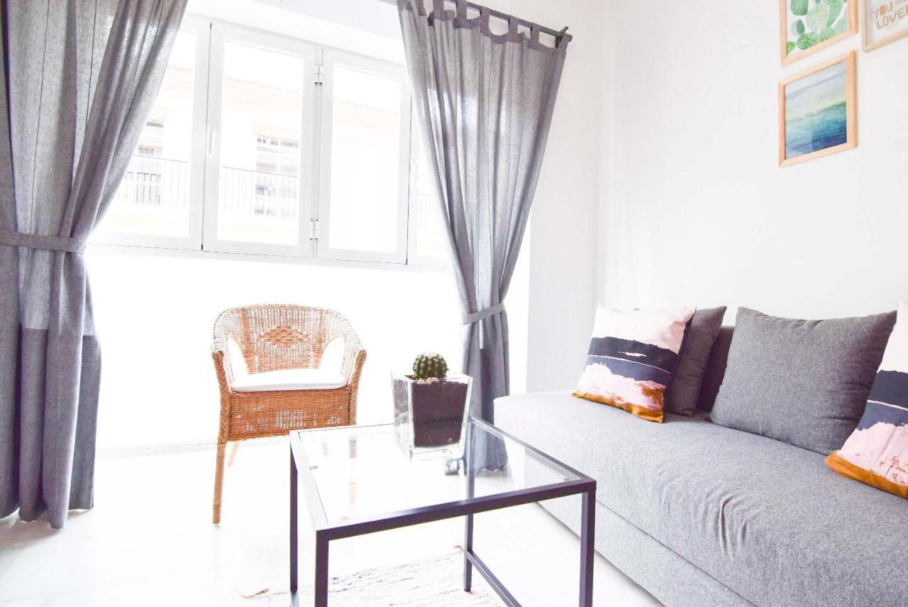 P&P Apartaments Carrera De Capuchinos Malaga Bagian luar foto