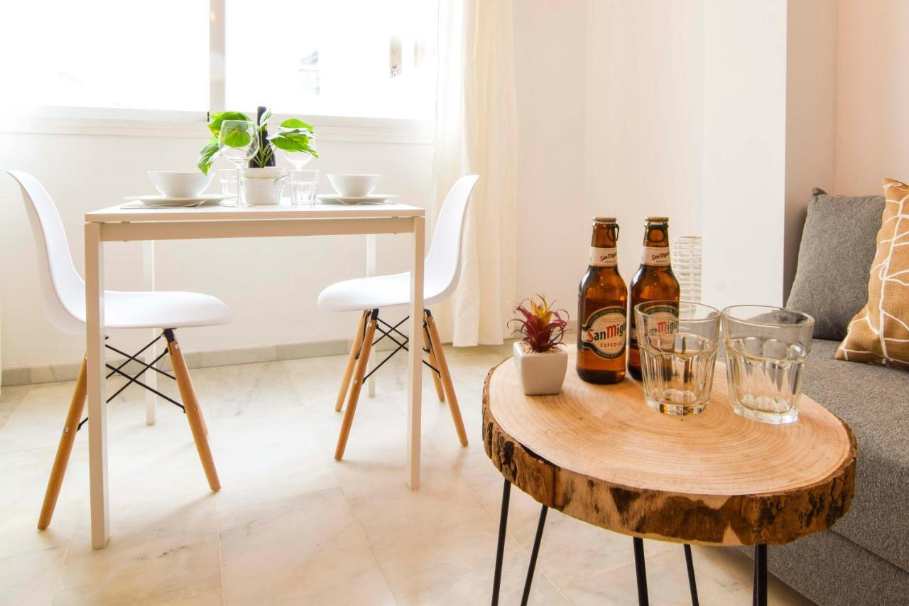 P&P Apartaments Carrera De Capuchinos Malaga Bagian luar foto
